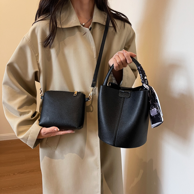 Rode PU-emmer schouder- en cro - Luxury Bags In Sale recensie en prijs