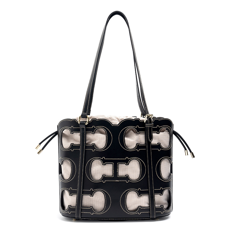 CH Tote Bag Cutout Logo Grote  - Luxury Bags Without Logo recensie en prijs