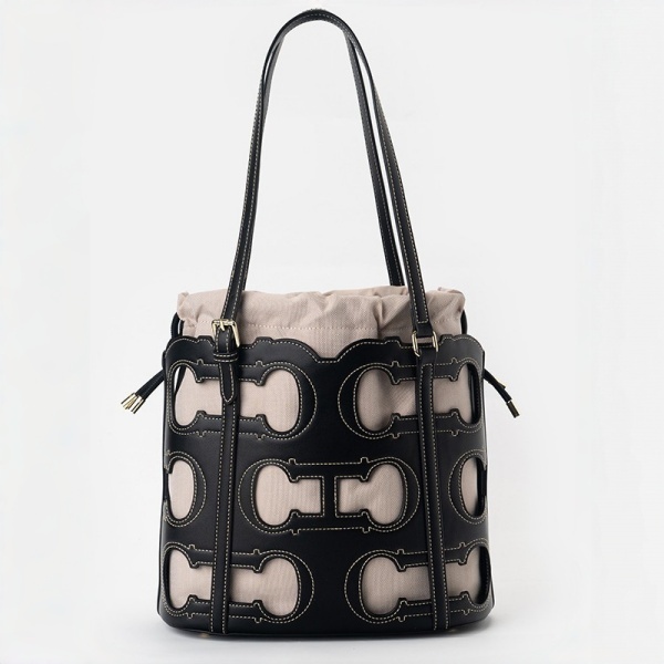 Tote Bag met uitgesneden logo, - Luxury Bags Without Logo recensie en prijs